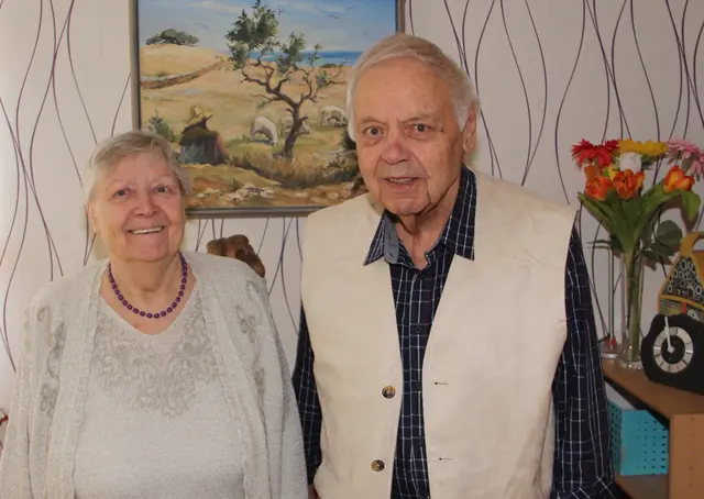 Feiern das Fest der diamantenen Hochzeit bei guter Gesundheit: Isolde und Stephan Himmler. 
