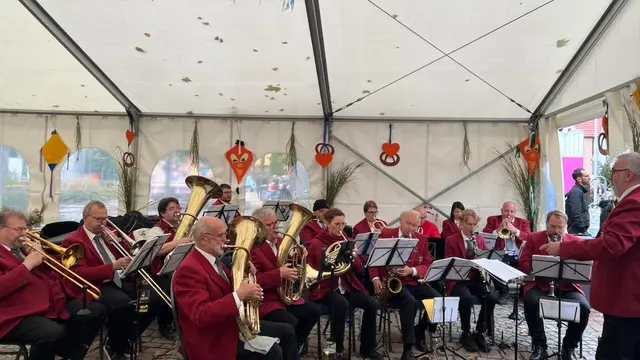 Musikalischer Kerwe-Auftakt in Edingen | Foto: MVN