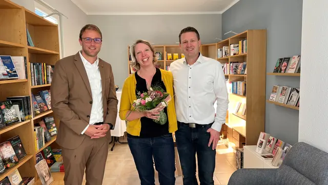 Bürgermeister Florian König gratulierte dem Ehepaar Blank zur Geschäftseröffnung | Foto: BMA