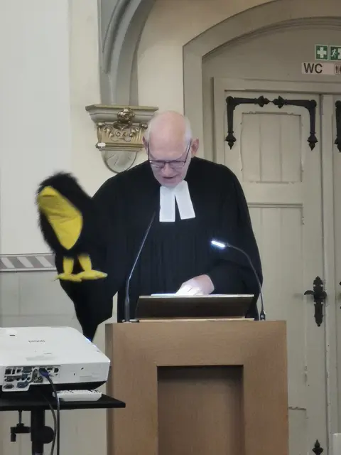 Der vorlaute Rabe Abraxas durfte natürlich nicht fehlen. | Foto: Schatz