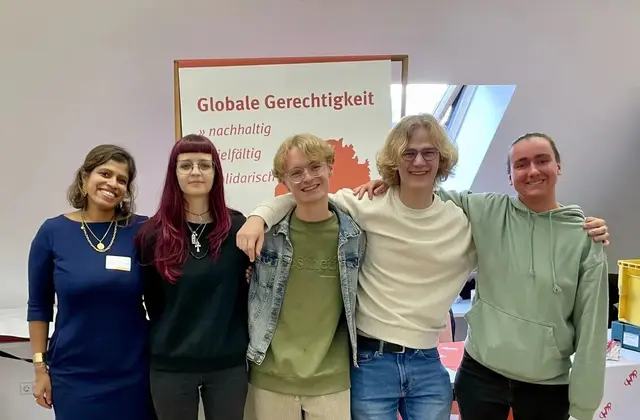 Im Bild (v.l.n.r.) Sharmila Pushpakanthan, Mina Schreiner, Bastian König, Robin Jacob und Edda Nieber | Foto: ENJOI