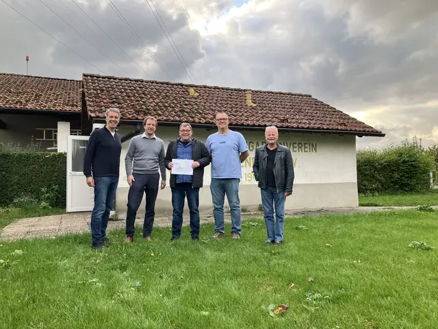 Nach der Vertragsunterschrift, v. l. n. r. : Jochen Liebrich und Dirk Montan Vorstände BIPLA, Jürgen Weygold 1. Vorsitzender und Ronny Alisch 2. Vorsitzender KGV, Torsten Olbrecht Gründungsmitglied und Technik AG der BIPLA, | Foto: Foto: Katharina Montan