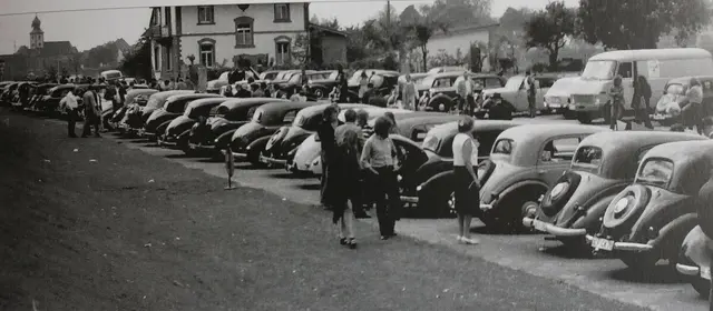 1972 fand das erste Pfingsttreffen des Mercedes-Benz-Veteranen-Club in Ladenburg statt. Damals noch auf der Neckarstraße.