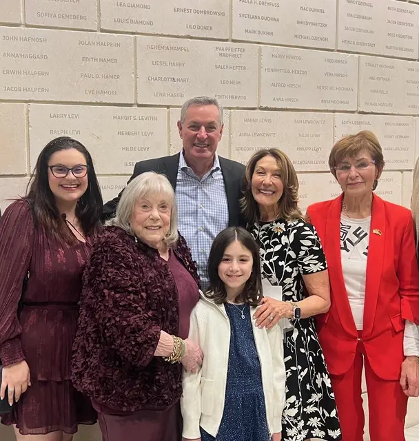 Ingrid Wagner (rechts) überbrachte im Namen von Bürgermeister Stefan Schmutz die Grüße der Stadt Ladenburg.