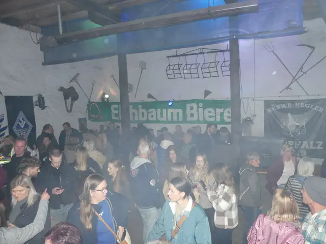 Partystimmung herrschte bei den Kerwekeglern. | Foto: Schatz