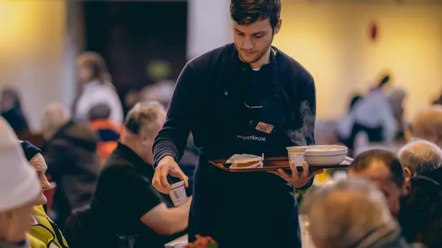 Die Vesperkirche sucht noch Helfer. | Foto: Alexander Kästel