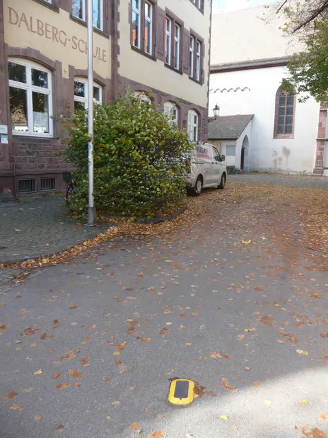 Die Sensoren melden Parker auf Feuerwehr-Zufahrten an das Ordnungsamt und sollen künftig auch beim Parken am Marktplatz zum Einsatz kommen.