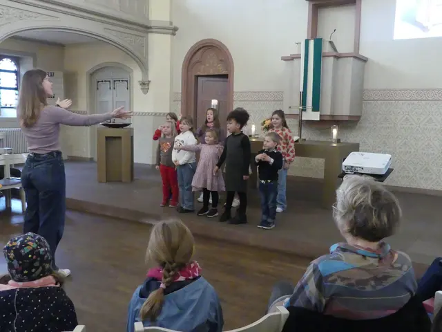 Im Kerwegottesdienst präsentierte sich Lara Sender erstmals mit dem Kinderchor. | Foto: Schatz