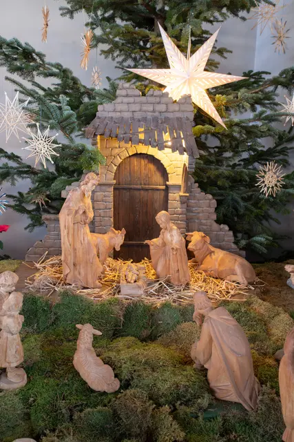 Handgeschnitzte Holzkrippe der kath. Kirche St. Andreas in Edingen-Neckarhausen  | Foto: Foto: Dorothea Burkhardt