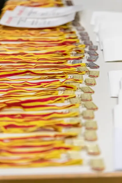 Die Medaillen warteten auf die Treppchenplatzierten einer jeder Kategorie.