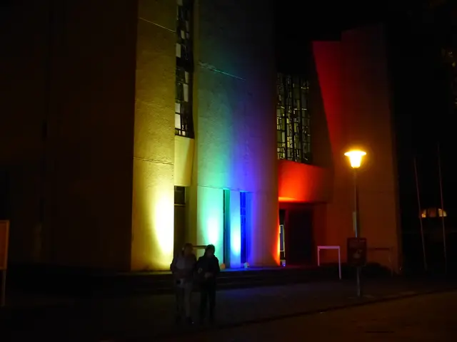 Lichter weisen den Besuchern den Weg. | Foto: Schatz