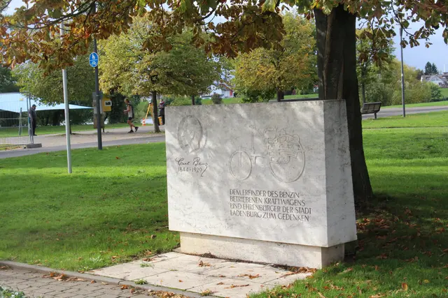 1968 wurde das Benz-Denkmal eingeweiht.