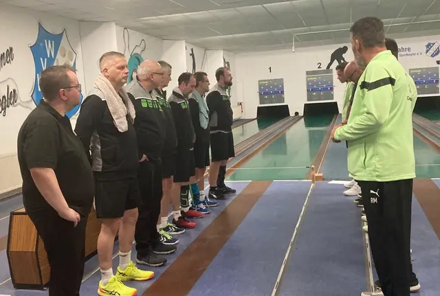 1. Mannschaft beim Sportgruß: Daniel Emmerich, Ralf Schmitt, Matthias Keiler, Ernst Engel, Marcel Köbel, Stefan Tesch und Tobias Ewald | Foto: Foto: zg.