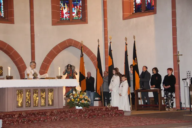 Pfarrer Stößer bezeichnete die Kolpingsfamilie als lebendiger Teil der Kirchengemeinde St. Gallus. 