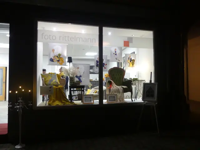 Alle Geschäfte waren hell erleuchtet und hatten den roten Teppich ausgerollt. | Foto: Schatz