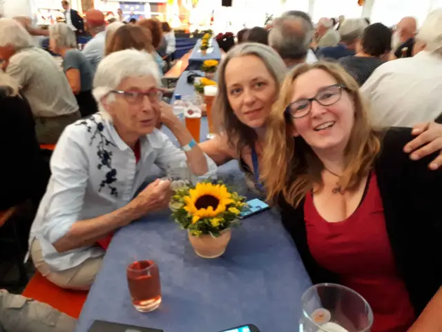 Wir trauern um Therese Jost (Bildmitte). Hier bei einer Partnerschaftsbegegnung mit ihrer Gastgeberin Marie-Lou (links) und Freundin Ina. Wir danken Therese und behalten sie in guter Erinnerung. | Foto: IGP