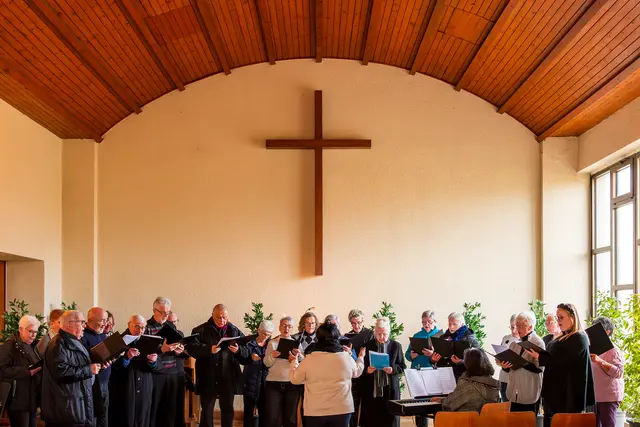 Die Edinger Sängerinnen und Sänger gedachten ihrer verstorbenen Mitglieder | Foto: GV