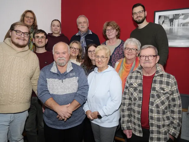 Die Theatergruppe des TVF bereitet sich auf die Premiere vor. | Foto: Gohlke