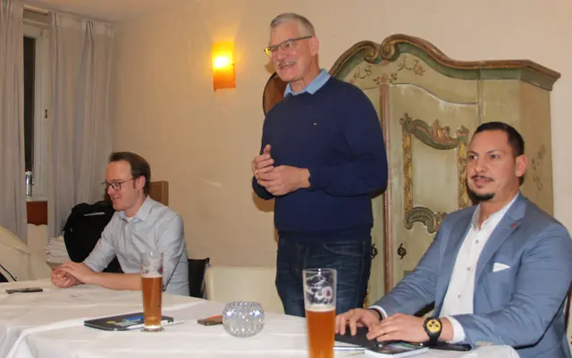 Die drei CDU-Führungskräfte Bastian Schneider (links), Tillmann Jahn und Sophian Habel (rechts) freuten sich über den guten Zusammenhalt im CDU-Stadtverband. 