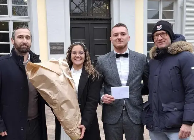 Im Bild (v.l.n.r.): Patrick Galow (2. Vorsitzender), Vanessa Knopf, Marcel Knopf und Christoph Kulig (Schriftführer) | Foto: FC Viktoria