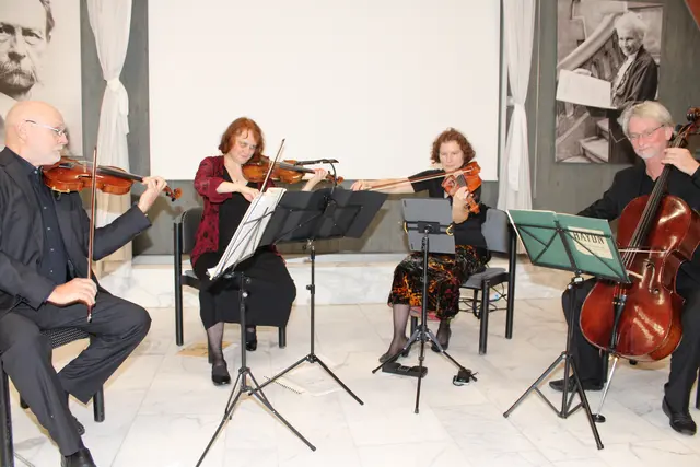 Robert Frank, Susanne Phieler, Stephanie Phieler und Michael Steinmann (v. li. n. re.) setzten der Todesstrafe musikalische Lebensfreude entgegen.
