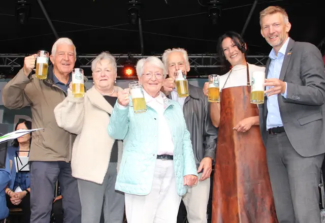 September: Beim 50. Altstadtfest schmeckte das Festbier besonders gut. 