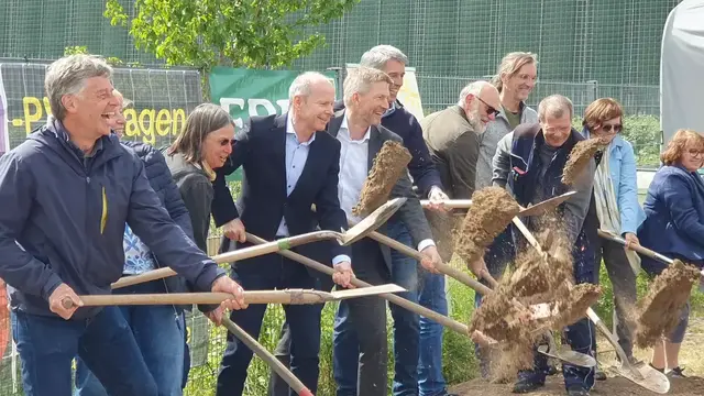 Juni: Beim Spatenstich für die PV-Anlage der BIPLA auf dem ehem. ABB-Gelände kam Freude auf. 