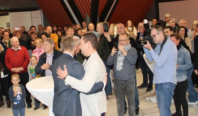 B: Bereits am Wahlabend waren faire Gesten zu sehen. 