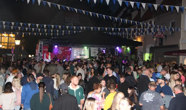 R: Das 50. Altstadtfest wurde ausgelassen gefeiert. 