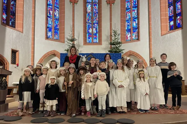 Antje Geiter macht seit 30 Jahren einen tollen Job an Heiligabend. Sie schenkte der Pfarrgemeinde immer ein Krippenspiel. 