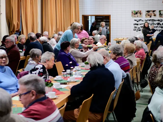 Viele fleißige Helfer kümmerten sich um das Wohl der Gäste. | Foto: Lagutin