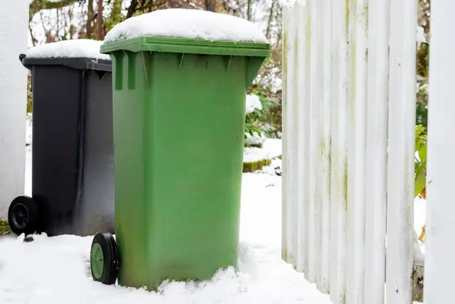 Auch wenn er für die meisten schön anzusehen ist: Für die Mitarbeitendenden der AVR Kommunal bedeutet heftiger Schneefall oft eine große logistische Herausforderung. | Foto: Foto: AVR Kommunal AöR