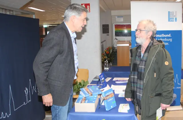 Der Heimatbund warb für sein Jubiläum.