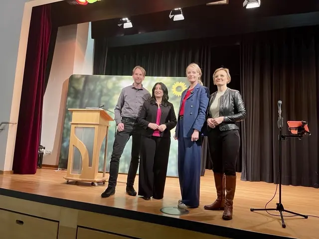 v.links:Michael Haug, Fadime Tuncer, Thekla Walker, Franziska Brantner