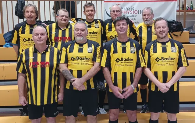 Hintere Reihe von links: Michael Maurer, Richard Kraus, Jörn Dewald, Helmut Bühler und Gerd Stratmann. Vordere Reihe von links: Bernd Winterbauer, Andreas Schintu, Dieter Friedrich und Mike Bittner.