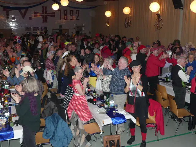 Die Stimmung im Saal war von Anfang an bestens.  | Foto: Schatz