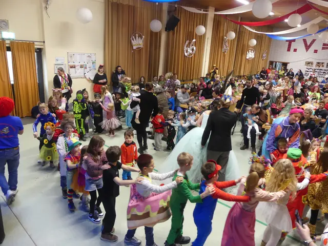 Bei der Polonaise machten alle gerne mit. | Foto: Schatz