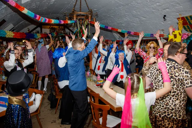 Obwohl einige Stühle leer blieben – der Stimmung tat dies keinen Abbruch. 