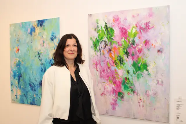 Sandra Obel mit ihren Werken in H6