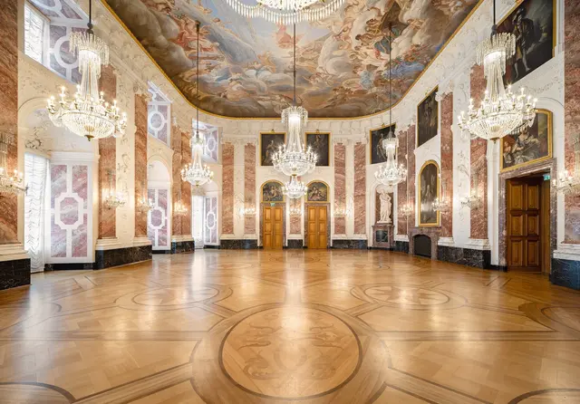 Zum Valentinstag bietet das Barockschloss Mannheim ganz besondere Führungen an. | Foto: SSG