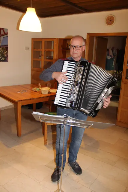 Rüdiger Wolf sorgte beim AWO-Fastnachts-Nachmittag für beste Stimmung. 