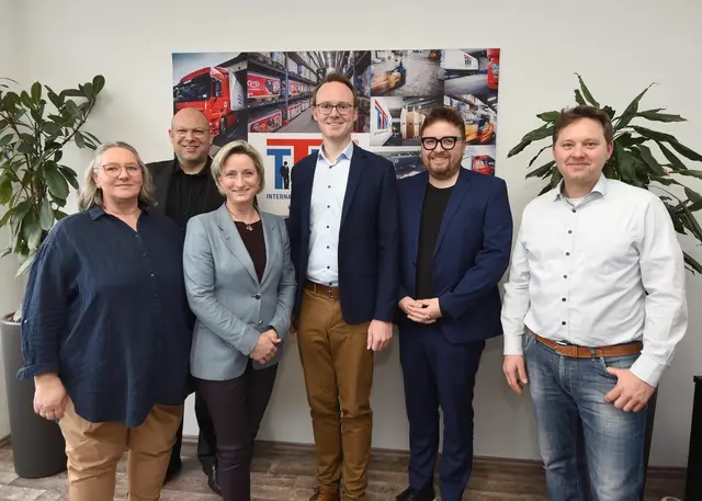 Bild v.l.n.r.: Sandra Bühler, Marcus Bien, Dr. Nicole Hoffmeister-Kraut, Dr. Bastian Schneider, Sandro Fillbrunn, Lukas Schöfer | Foto: Marcus Schwetasch