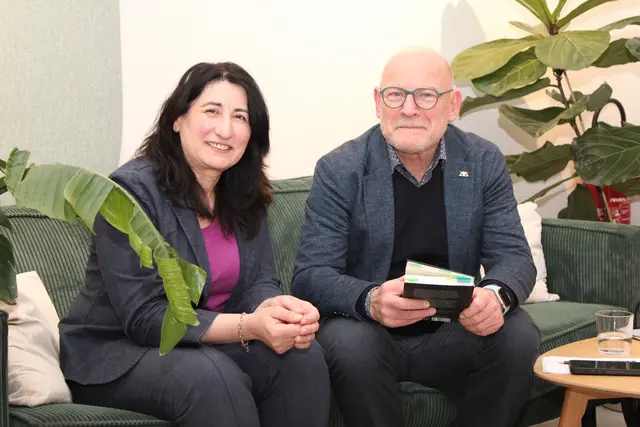 Fadime Tuncer stellte Minister Winfried Hermann vor