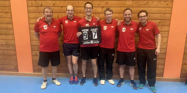 Die glücklichen Sieger nach dem fast vierstündigen Schlagabtausch (v. l. n. r.): Florian, Schmidt, Tang, Norkus, Oehler, Bollmann. | Foto: zg.