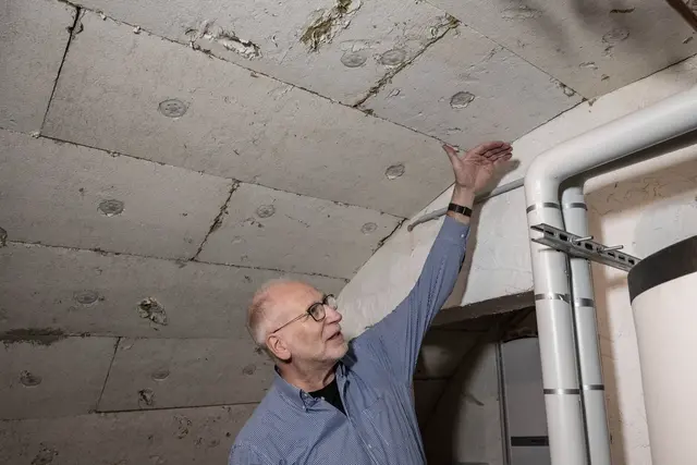 Architekt und Energieberater Bernd Nowoczyn hat sein Haus in einer "Gebäudehülle" energetisch umfassend modernisiert, inklusive Gewölbekeller mit den 10 cm starken Mineralfaserplatten. | Foto: Gülay Keskin