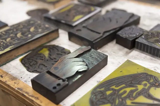 Holz- und Linolschnitt-Vorlagen in der Druckwerkstatt. | Foto: DGPT, Bert Bostelmann