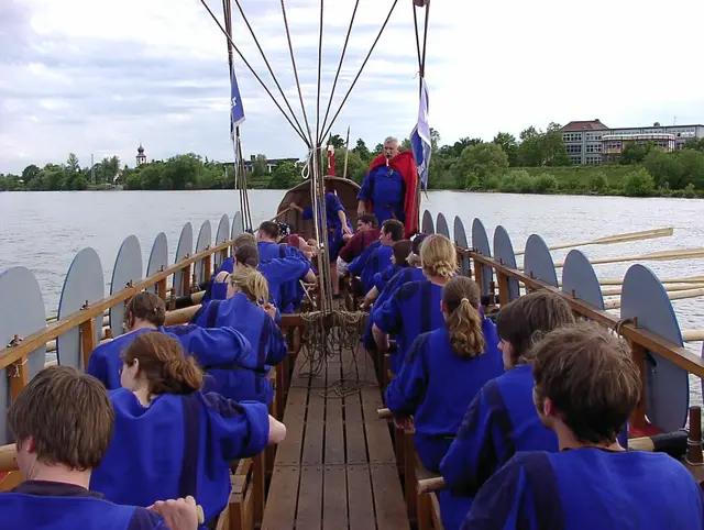 2005 charterte der Heimatbund für das Grünprojekt ein römisches Flusskriegsschiff. 