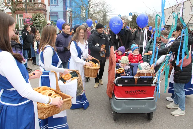 Es wurden 1.300 Brezel verteilt. 