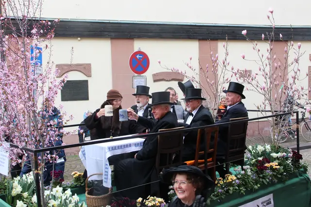 Eine Frau fühlte sich in der Männerrunde wohl. 