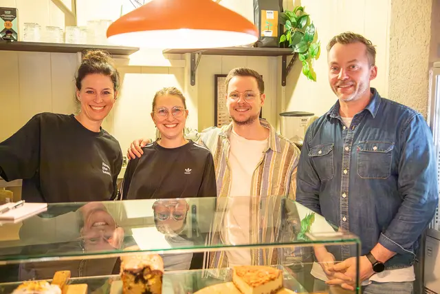 Das Team vom "Cinnamon Stories" hatte alle Hände voll zu tun den Ansturm auf die Zimtschnecken zu bändigen.